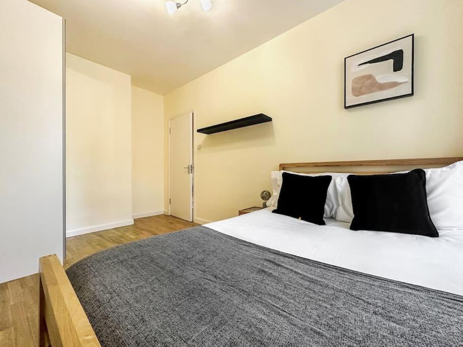 Spacious 4 Bed Flat Near London 02 Arena Greenwich Exterior foto